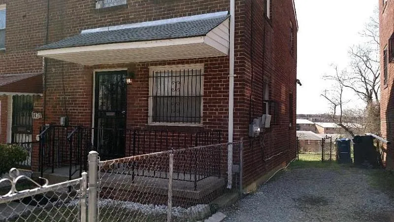 1429 Howard Rd SE photo 1