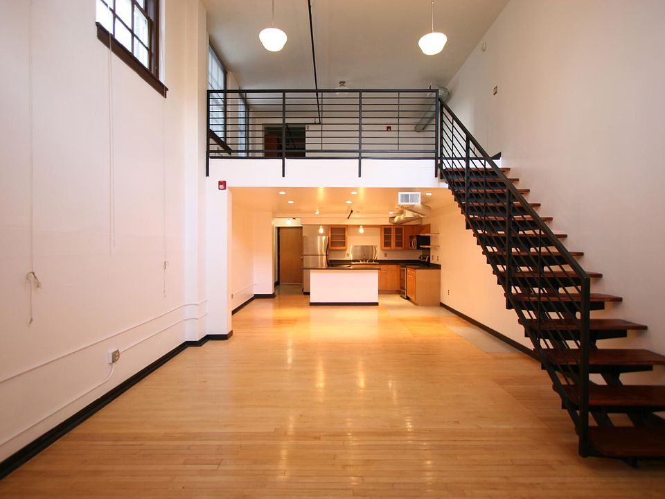 1st image of 300 Tijeras Ave NE