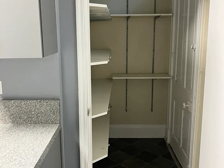 2238 Flora St — Photo 5