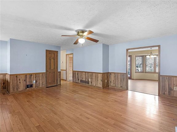 4th image of 730 Bell Rd SE