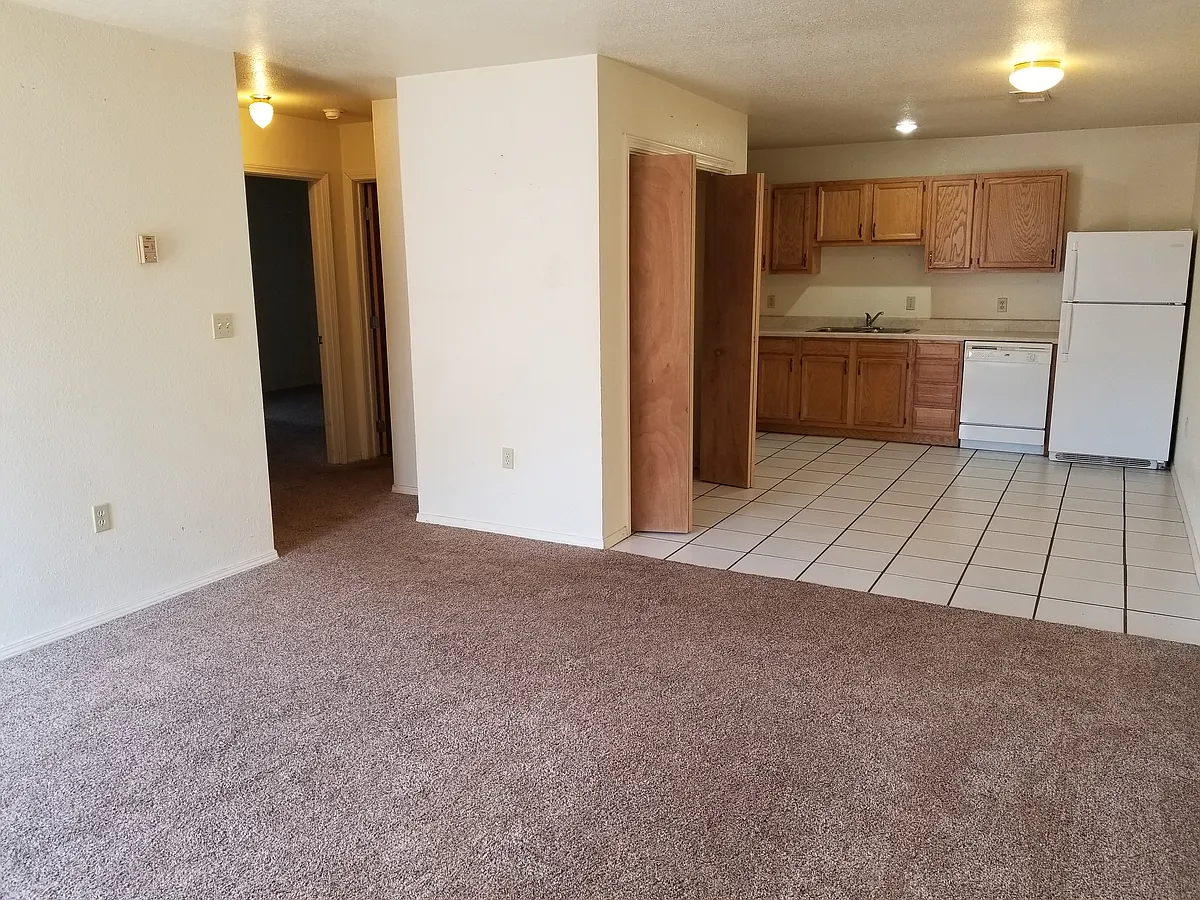 Building Photo - 125 Townsgate Plz #B
