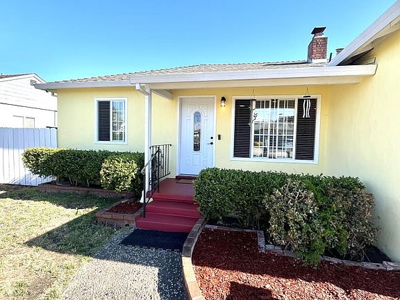 2nd image of 440 Linnell Ave