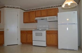5th image of 221 Wegstrom St
