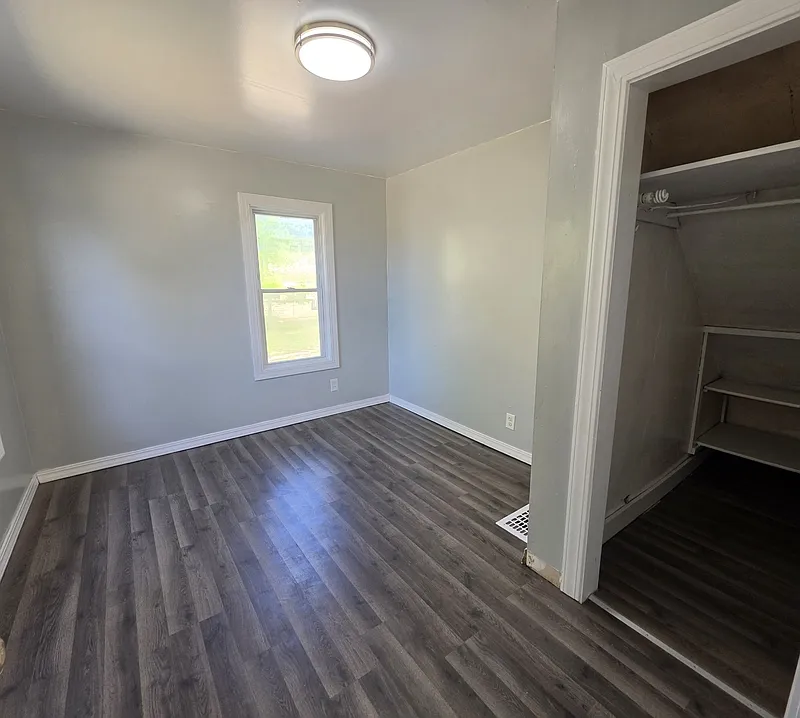 3 bed, 1.0 bath, $1,499 — Photo 4