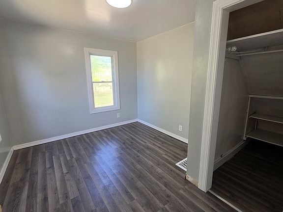 4th image of 200 N Badger Ave