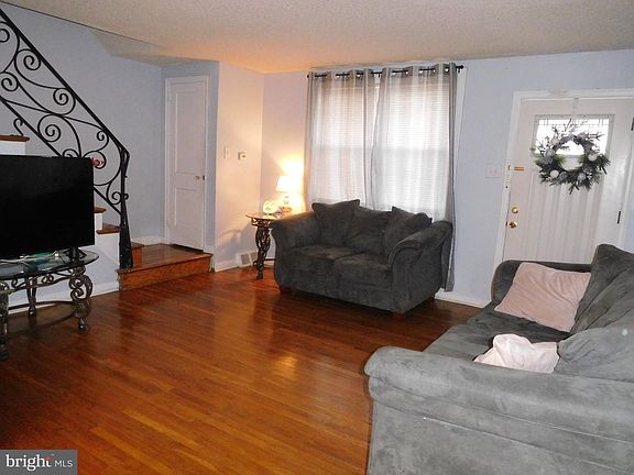 3rd image of 4312 Palmetto St