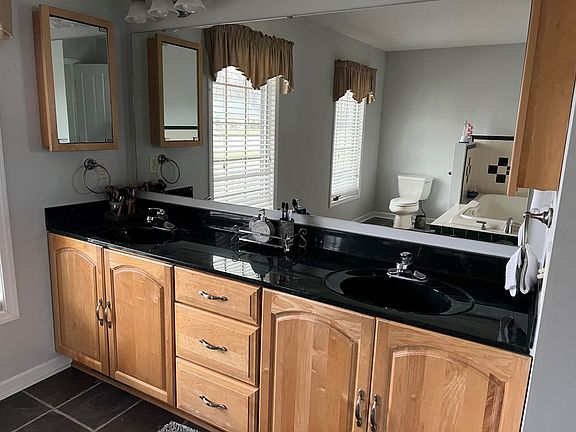 5th image of 605 Cheshire Dr