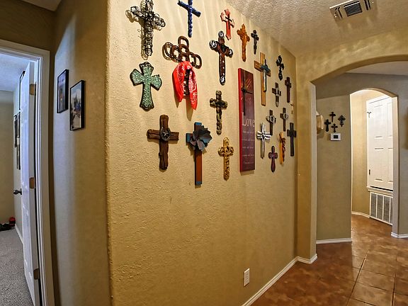 3rd image of 213 LATIGO LN