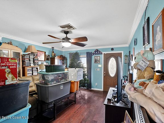 4th image of 1235 Edward Ct
