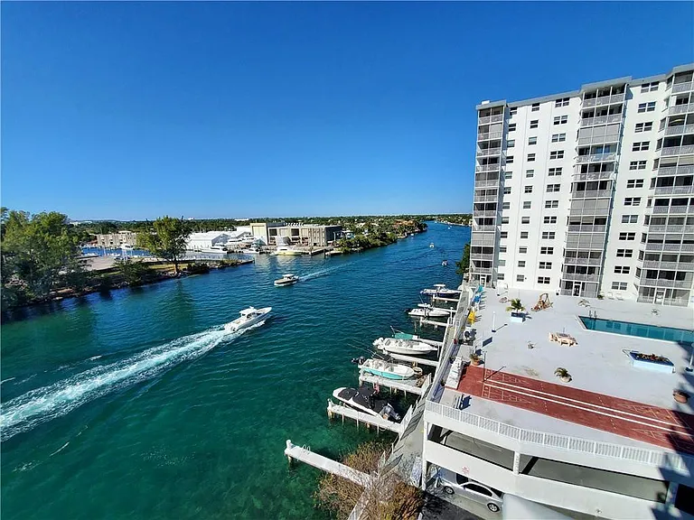 1401 N Riverside Dr #807 — Photo 14