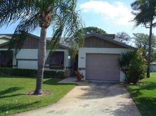 15 Ridgepointe Dr #D, Boynton Beach, FL 33435