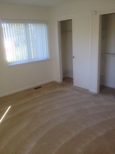 1st image of 106 Brittany Ln