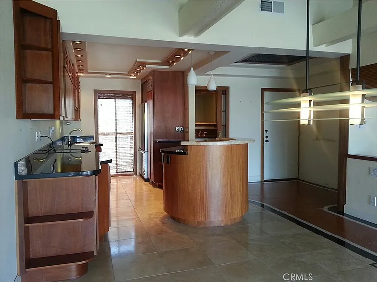 8331 Marina Pacifica Dr N — Photo 3