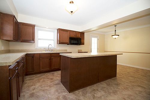 4th image of 837 Linda Dr