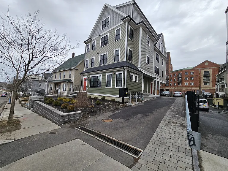 9 Everett St #3 — Photo 15