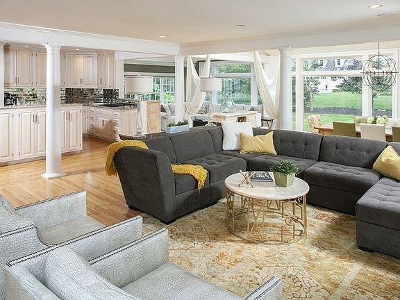 3rd image of 28 Arrowhead Dr