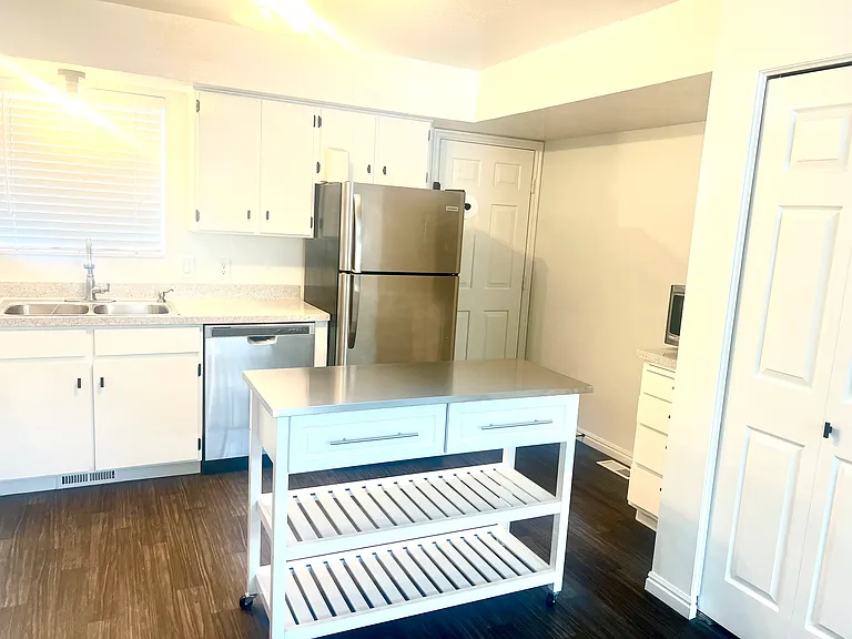 Rolling portable island.