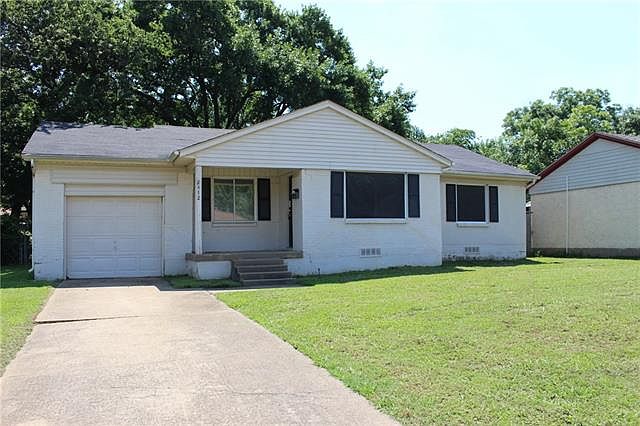 1st image of 2412 Newton Cir W