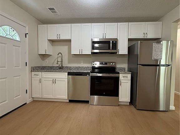 3rd image of 3319 Decatur St