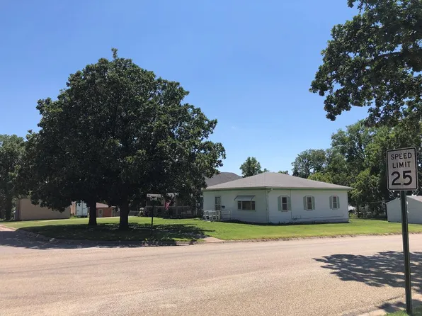 214 Clifton St, Clifton, KS 66937