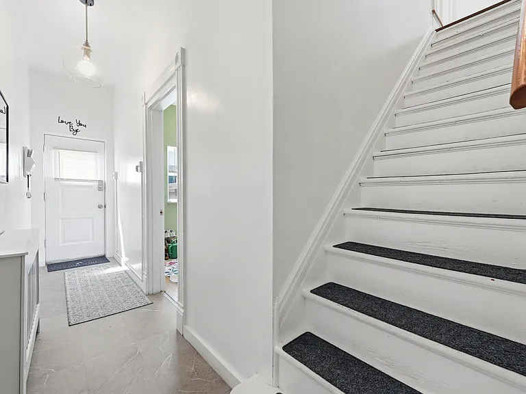111 Pearl St — Photo 6