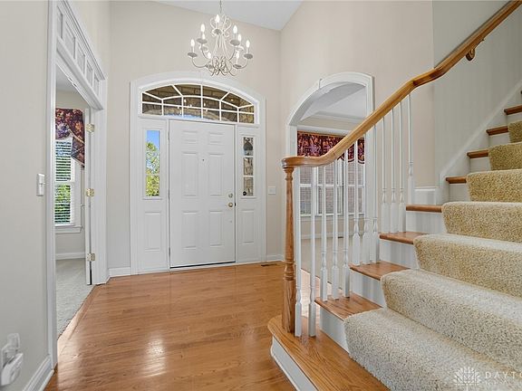 5th image of 295 Stratford Ln