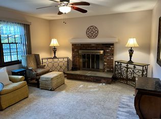 4 Santa Ln, New Milford, CT 06776