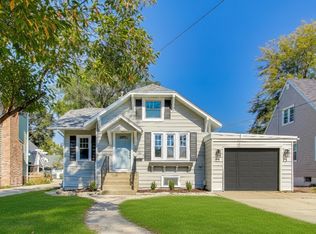 421 E Indiana St, Wheaton, IL 60187