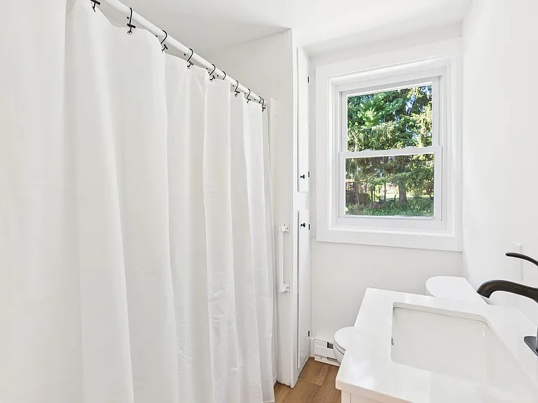 4 Carriage Hill Rd — Photo 9