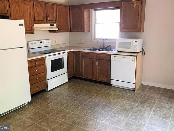 3rd image of 10803 Bower Ave