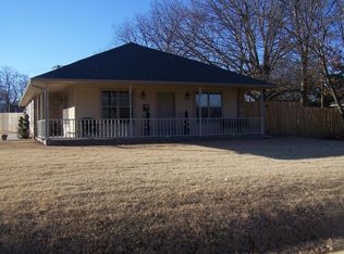 302 S 3rd St, Tecumseh, OK 74873