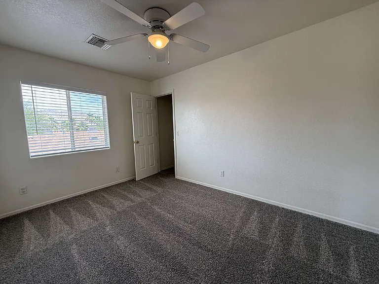 384 Anna Cir #A — Photo 19