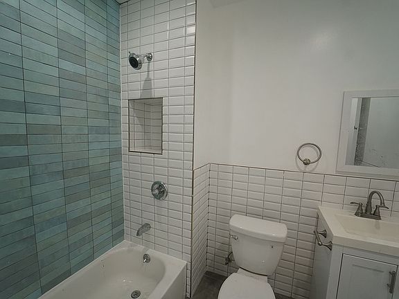4th image of 426 E 143rd St Floor 1
