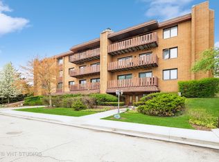 1795 Lake Cook Rd APT 108, Highland Park, IL