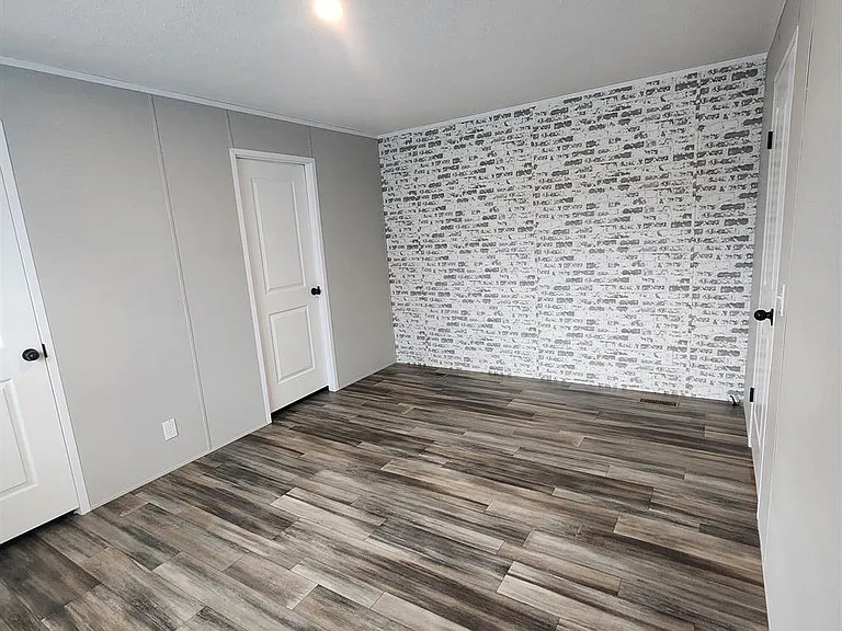 317 Loden Dr — Photo 7