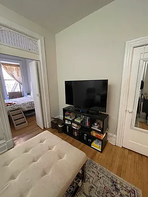 Rented by Eric Goodman Realty Corp | media 15