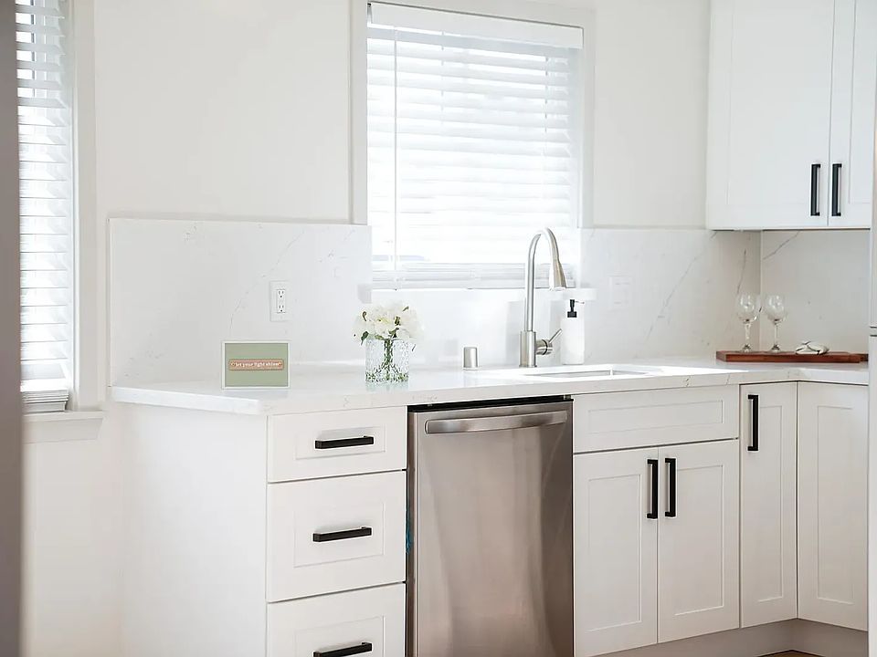 1st image of 460 E Maude Ave #4