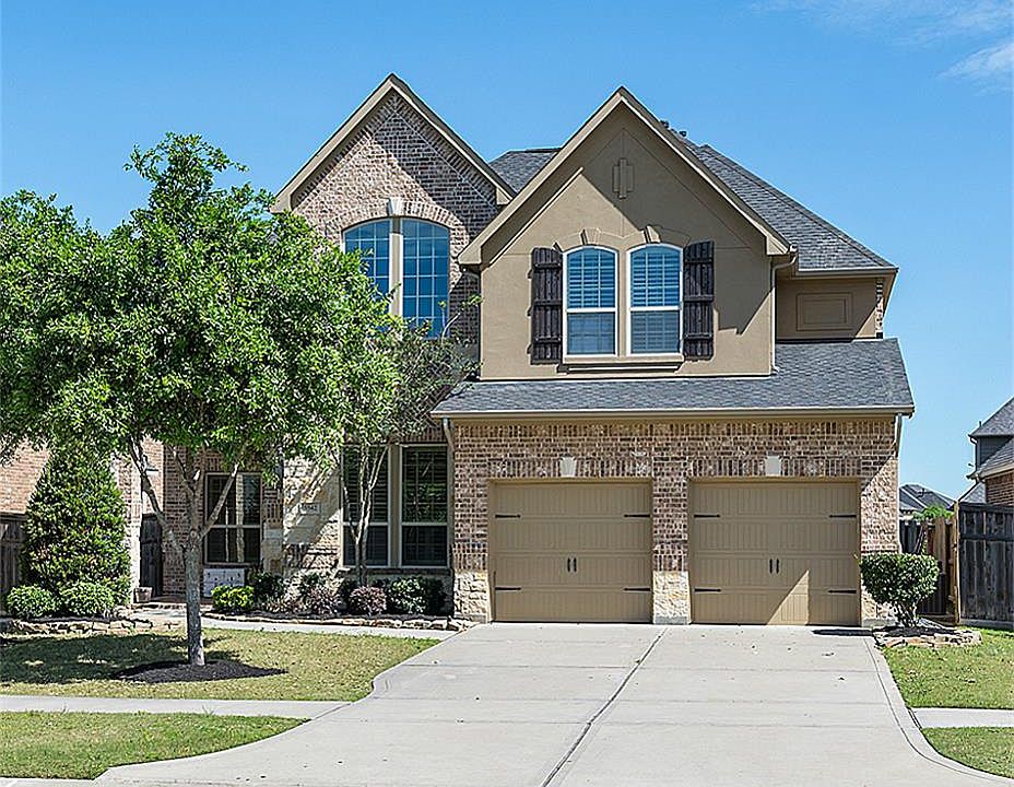 1st image of 5542 Cedar Elm Ln