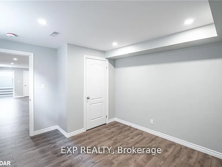 19 Loon Ave #LOWER LEVEL — Photo 11