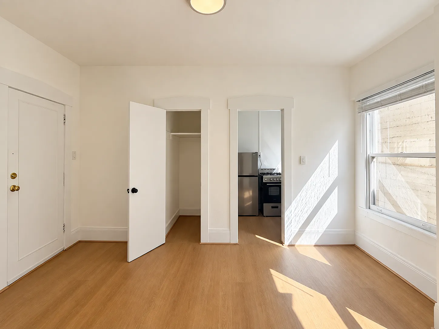 Fully Renovated Studio with New Appliances | Elevator | Pet Friendly — Photo 3