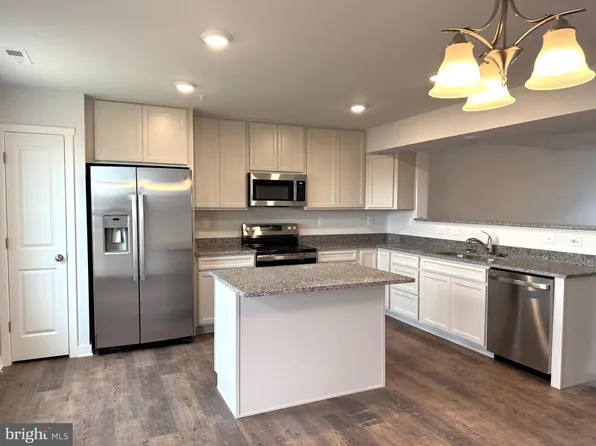 152 Olga Dr, Martinsburg, WV 25403