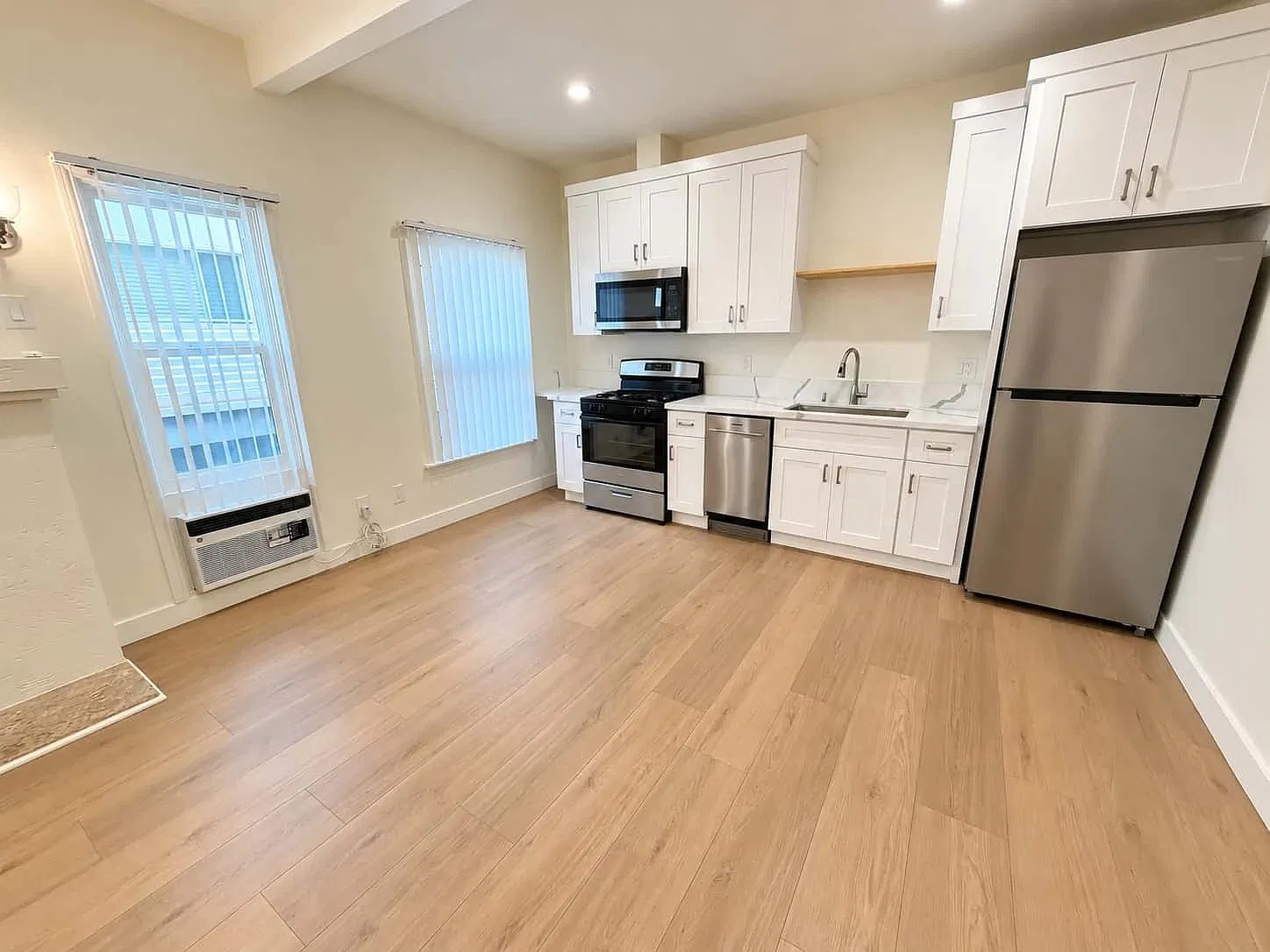 559 N. Normandie Ave — Photo 3