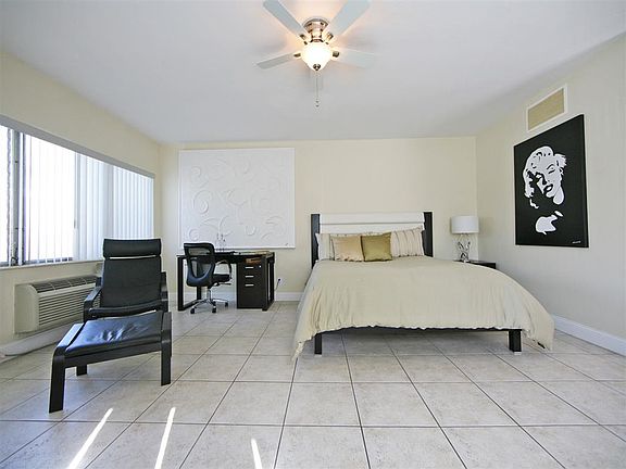 5th image of 9181 W Bay Harbor Dr #14