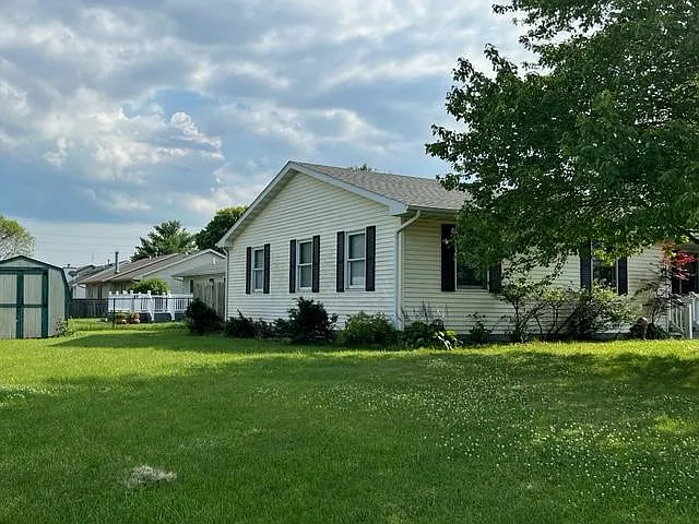 1100 Dani Ln — Photo 3