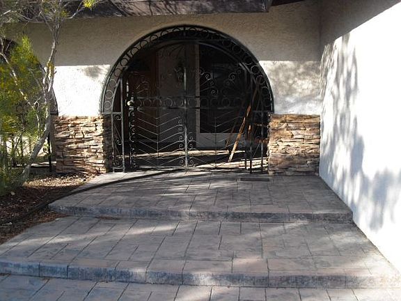2nd image of 1694 E Hacienda Ave