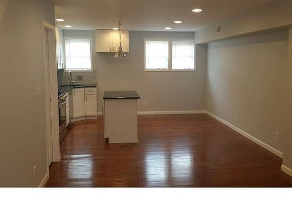 4th image of 1536 E Mayland St