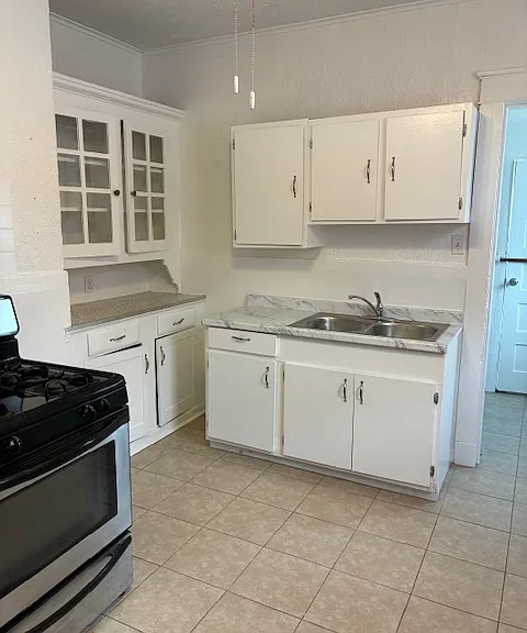 1522 Dante St — Photo 8