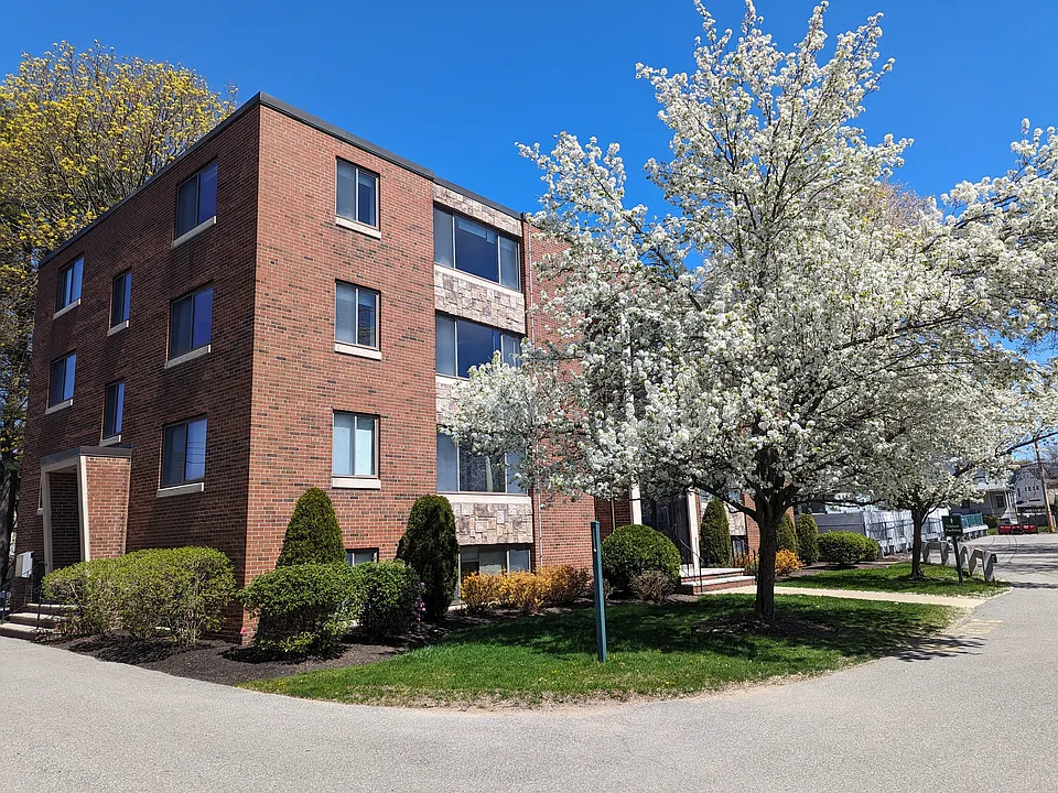 191 W Wyoming Ave #101