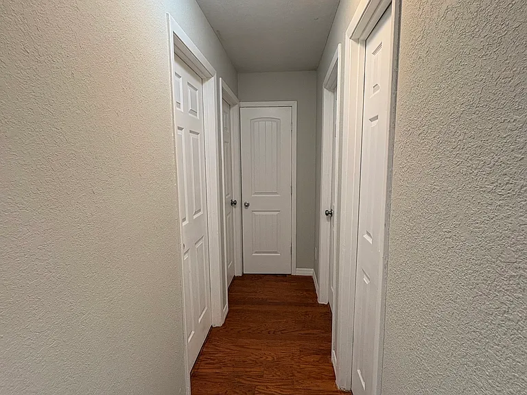 306 Seasons Ct — Photo 5