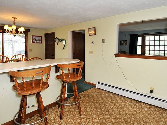 5th image of 12 Christie Dr #B